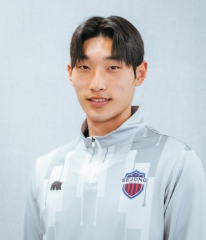 44. 이영현 (DF)