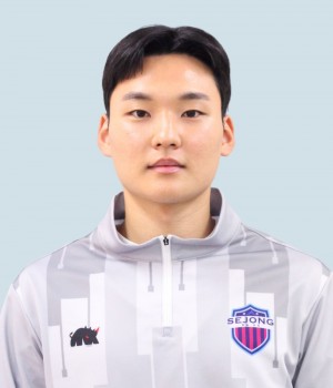 34. 김재석 (MF)